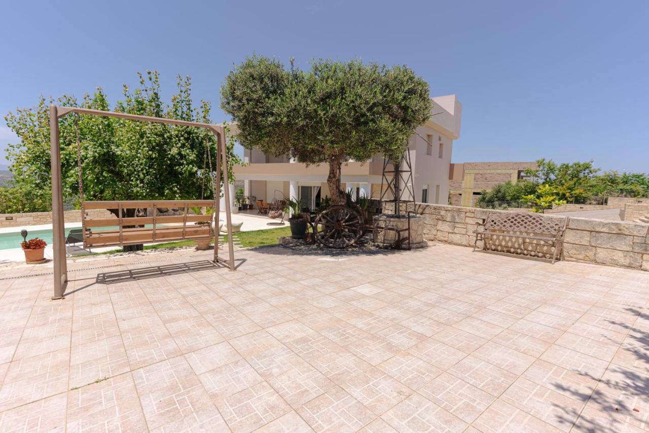 Blue Sky Villa In Crete Epano Vathia Exterior photo